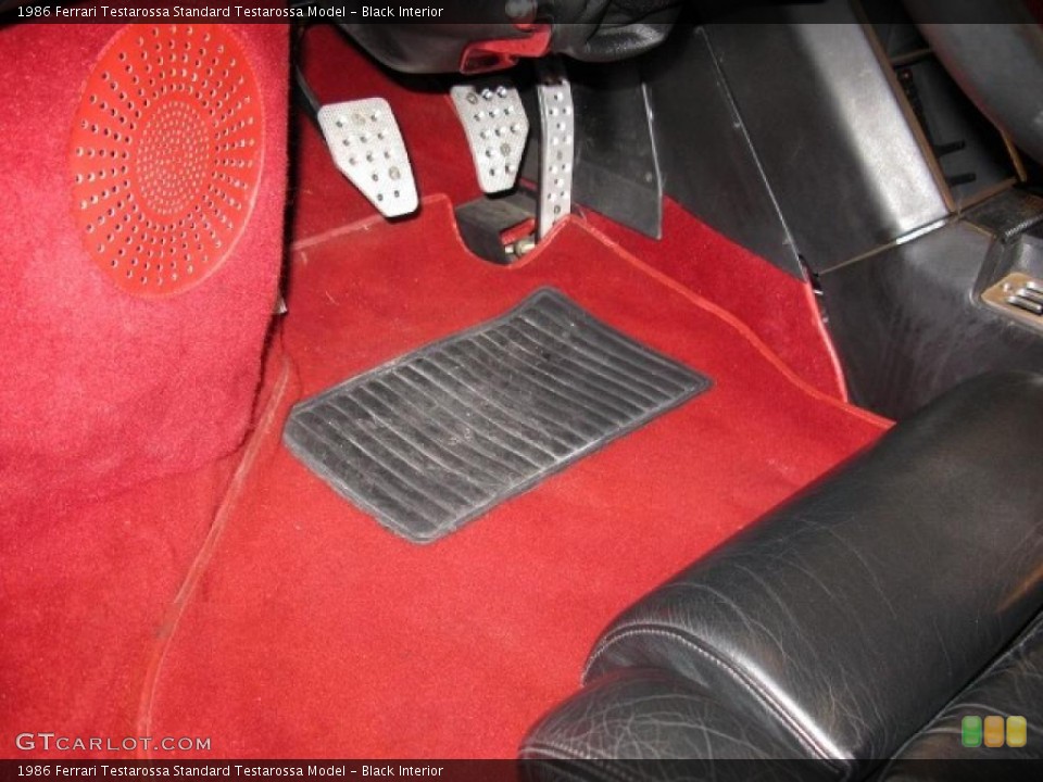 Black Interior Photo for the 1986 Ferrari Testarossa  #46500878