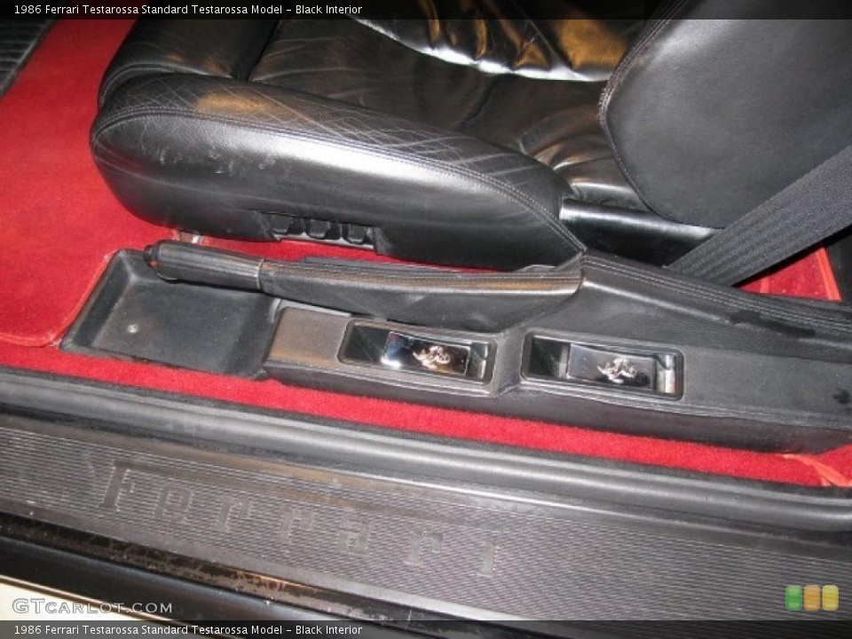Black Interior Controls for the 1986 Ferrari Testarossa  #46500893