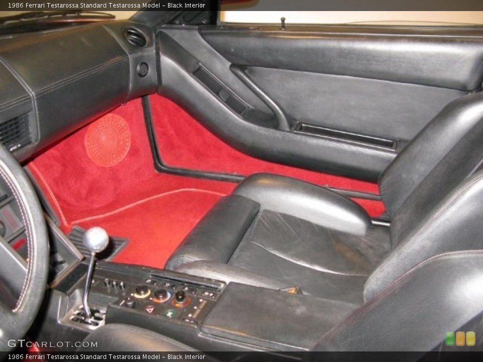Black Interior Photo for the 1986 Ferrari Testarossa  #46500998