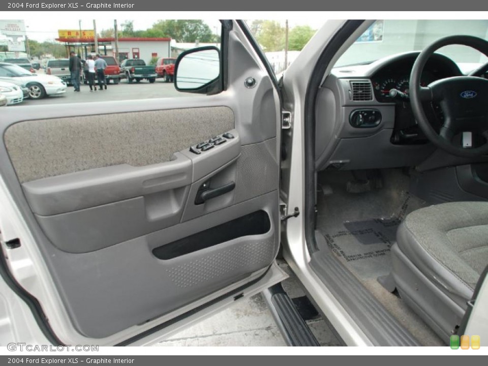 Graphite Interior Door Panel for the 2004 Ford Explorer XLS #46510589