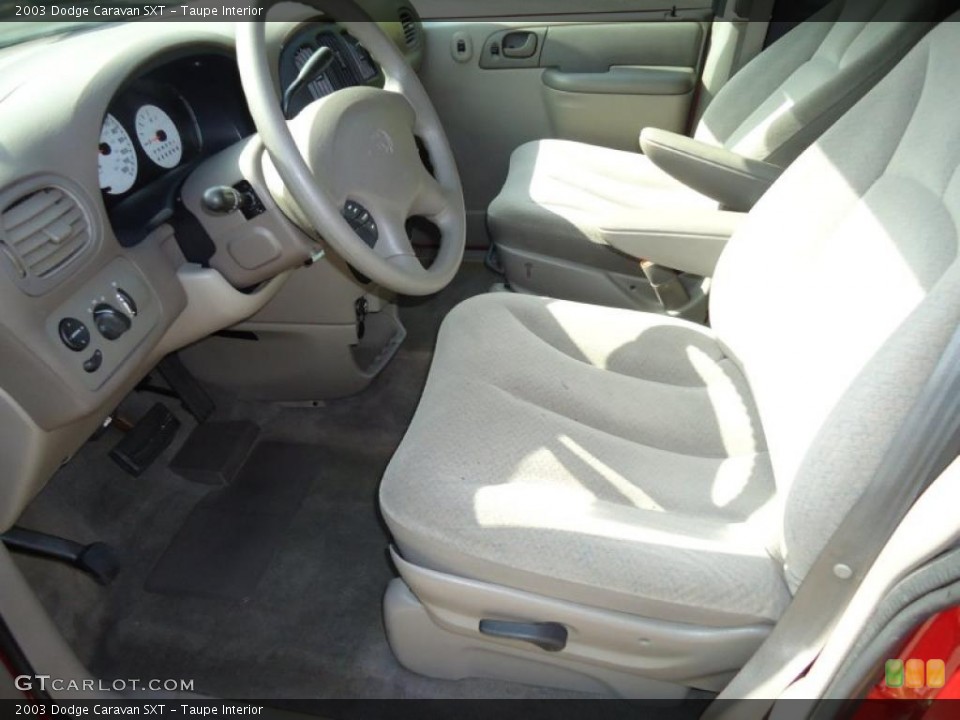 Taupe Interior Photo for the 2003 Dodge Caravan SXT #46513920