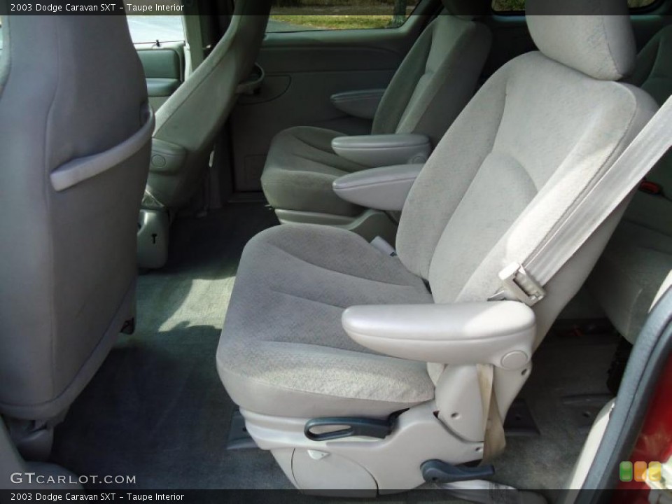 Taupe Interior Photo for the 2003 Dodge Caravan SXT #46513947