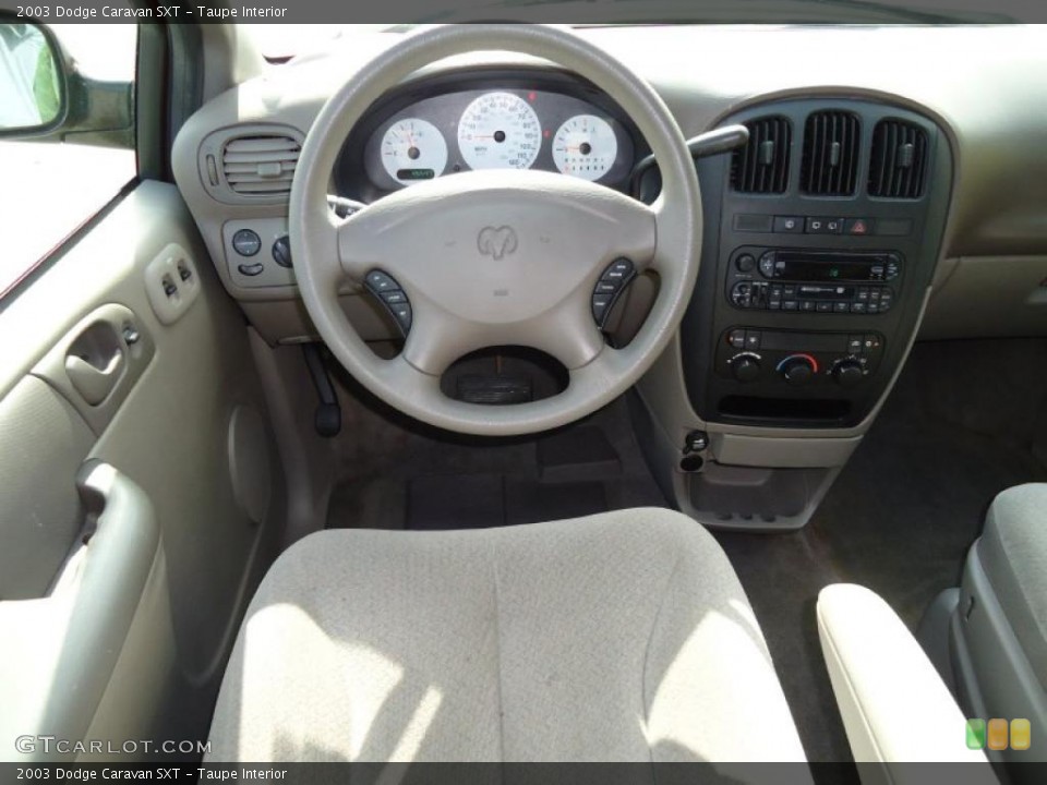 Taupe Interior Photo for the 2003 Dodge Caravan SXT #46513962