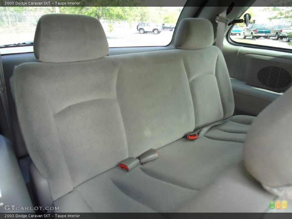 Taupe Interior Photo for the 2003 Dodge Caravan SXT #46514049