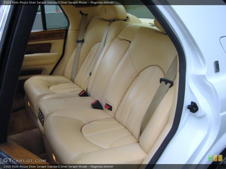 Magnolia Interior Photo for the 2000 Rolls-Royce Silver Seraph  #46516059