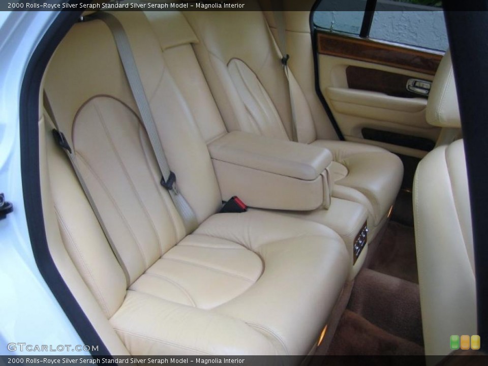 Magnolia Interior Photo for the 2000 Rolls-Royce Silver Seraph  #46516074