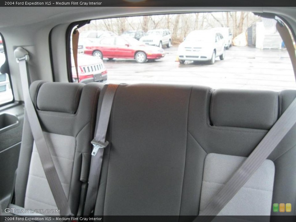 Medium Flint Gray Interior Photo for the 2004 Ford Expedition XLS #46524384