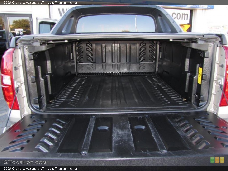 Light Titanium Interior Trunk for the 2009 Chevrolet Avalanche LT #46533330