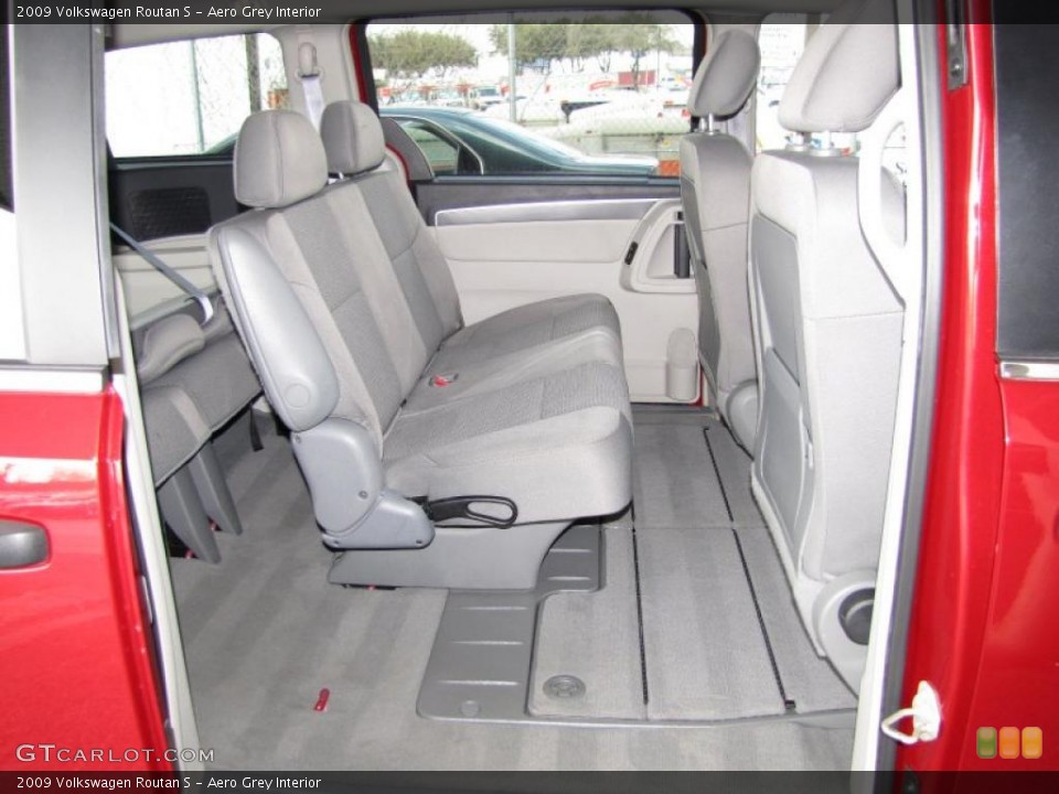 Aero Grey Interior Photo for the 2009 Volkswagen Routan S #46533495