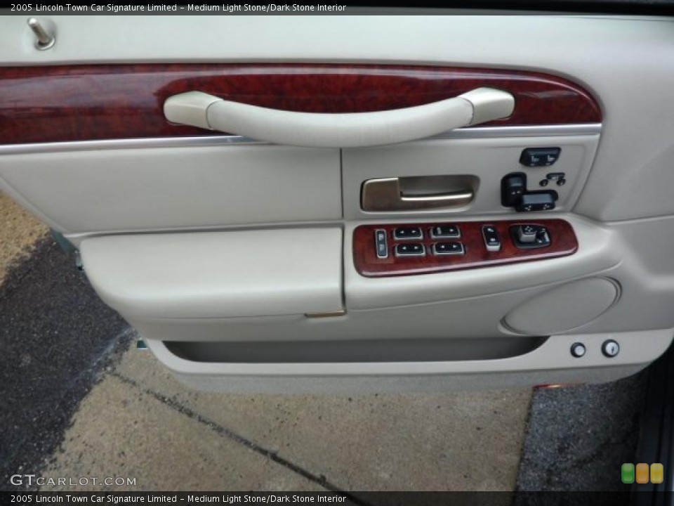 Medium Light Stone/Dark Stone Interior Door Panel for the 2005 Lincoln Town Car Signature Limited #46541535