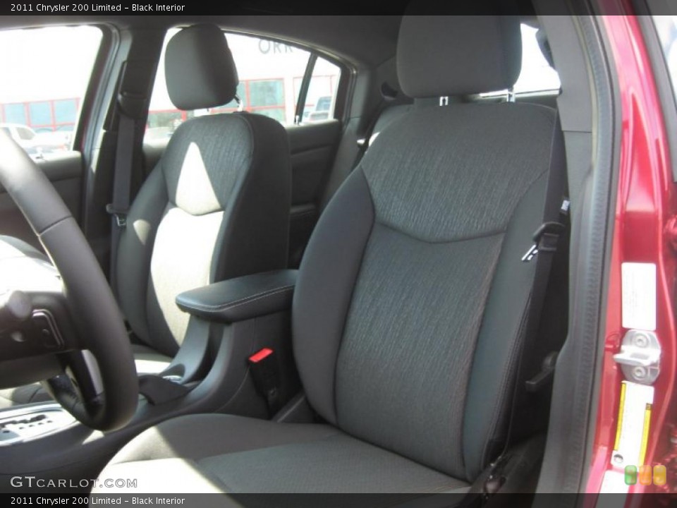 Black Interior Photo for the 2011 Chrysler 200 Limited #46543671