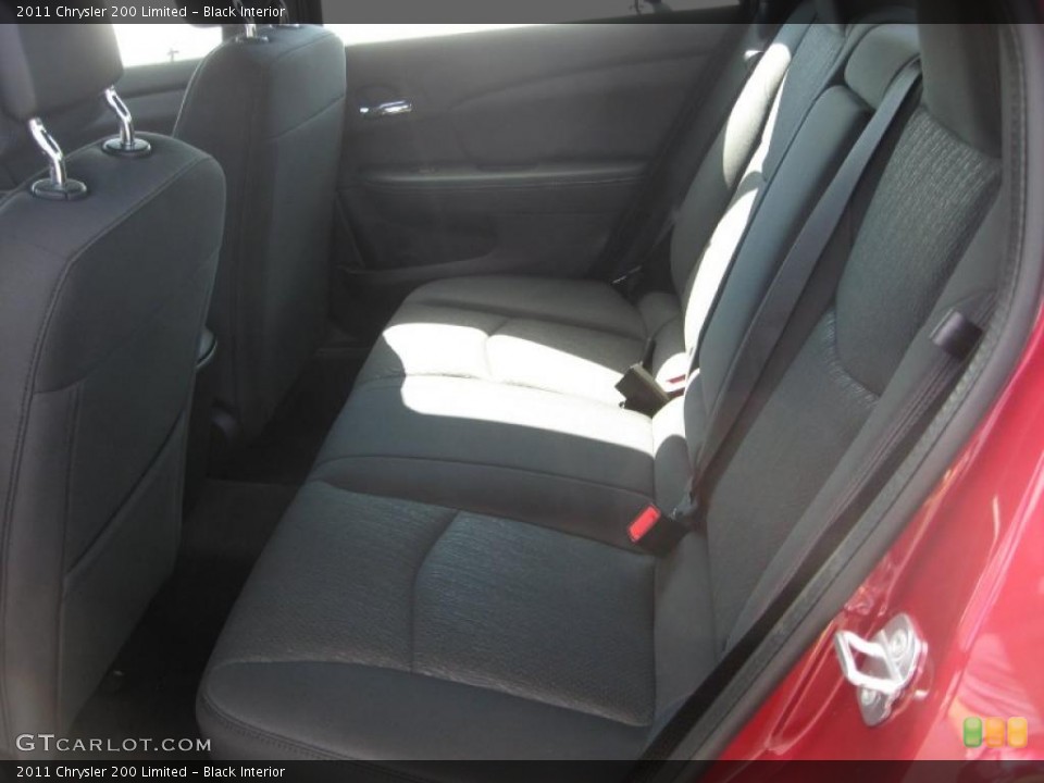 Black Interior Photo for the 2011 Chrysler 200 Limited #46543674