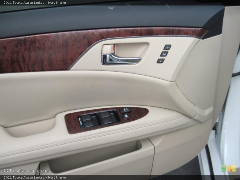 Ivory Interior Photo for the 2011 Toyota Avalon Limited #46544016