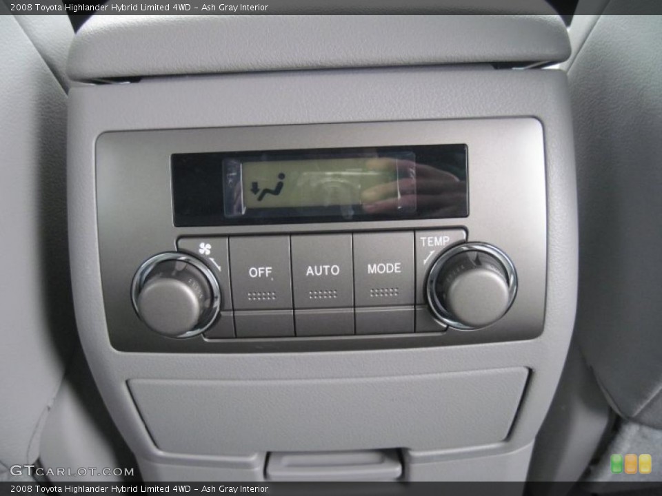 Ash Gray Interior Controls for the 2008 Toyota Highlander Hybrid Limited 4WD #46544367