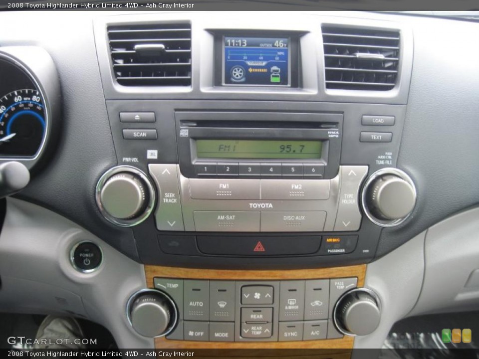 Ash Gray Interior Controls for the 2008 Toyota Highlander Hybrid Limited 4WD #46544382
