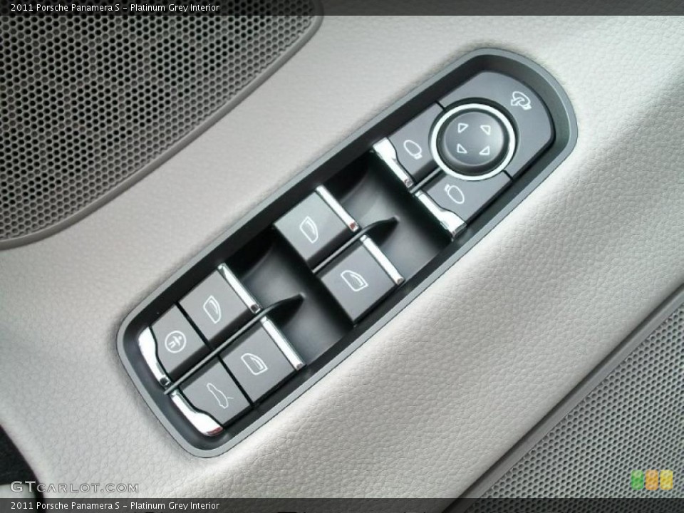 Platinum Grey Interior Controls for the 2011 Porsche Panamera S #46550402