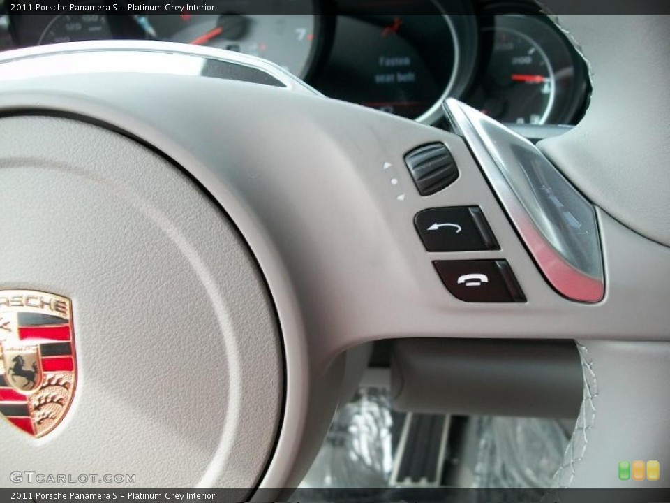 Platinum Grey Interior Controls for the 2011 Porsche Panamera S #46550519