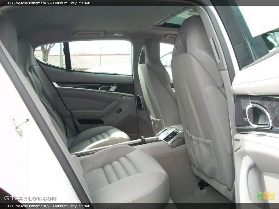Platinum Grey Interior Photo for the 2011 Porsche Panamera S #46550615