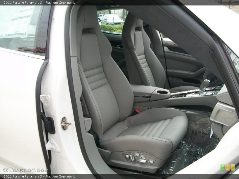 Platinum Grey Interior Photo for the 2011 Porsche Panamera S #46550696