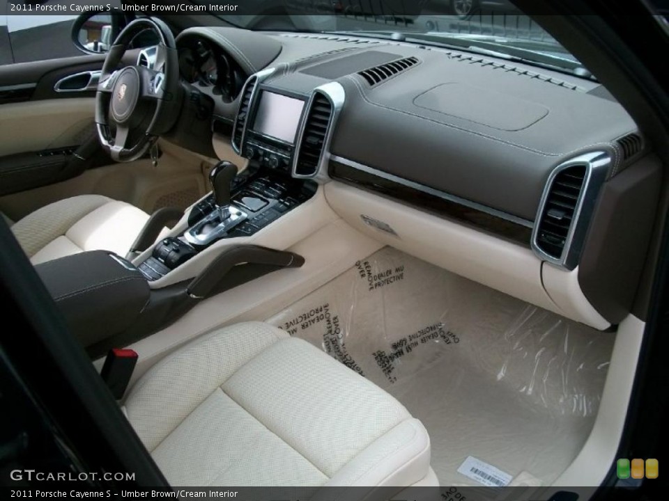 Umber Brown/Cream Interior Dashboard for the 2011 Porsche Cayenne S #46551044