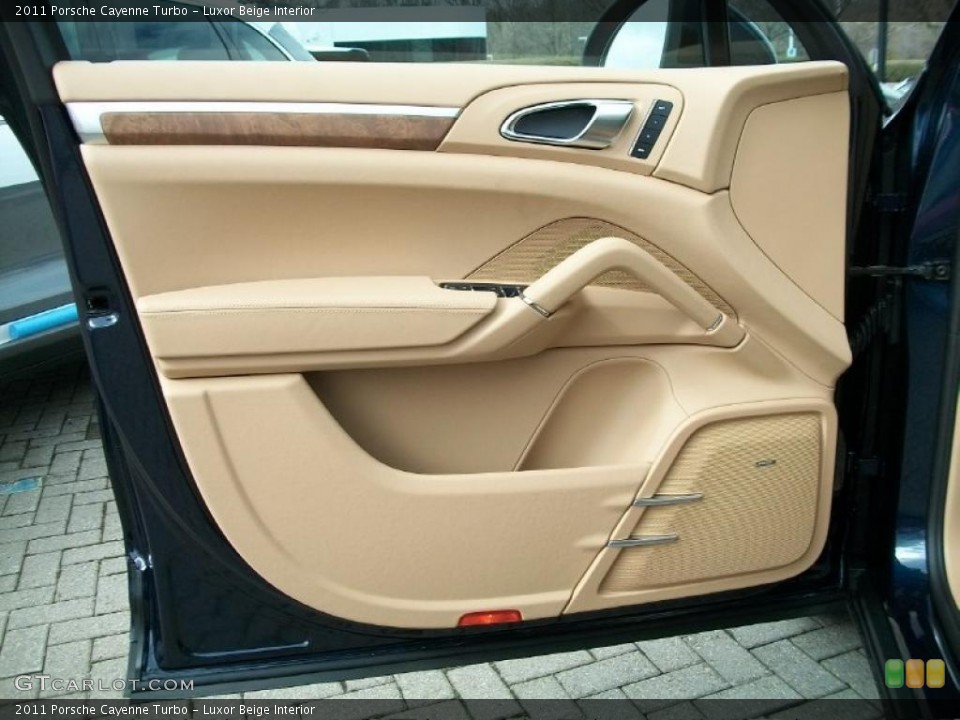 Luxor Beige Interior Door Panel for the 2011 Porsche Cayenne Turbo #46551512
