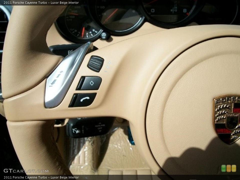 Luxor Beige Interior Controls for the 2011 Porsche Cayenne Turbo #46551623
