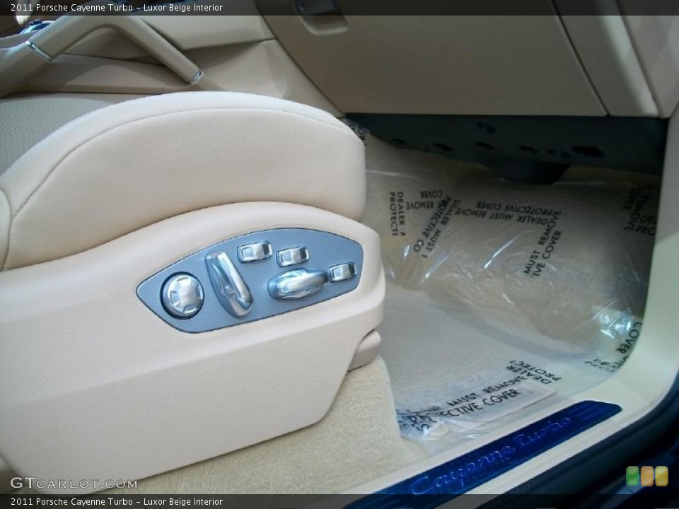 Luxor Beige Interior Controls for the 2011 Porsche Cayenne Turbo #46551800