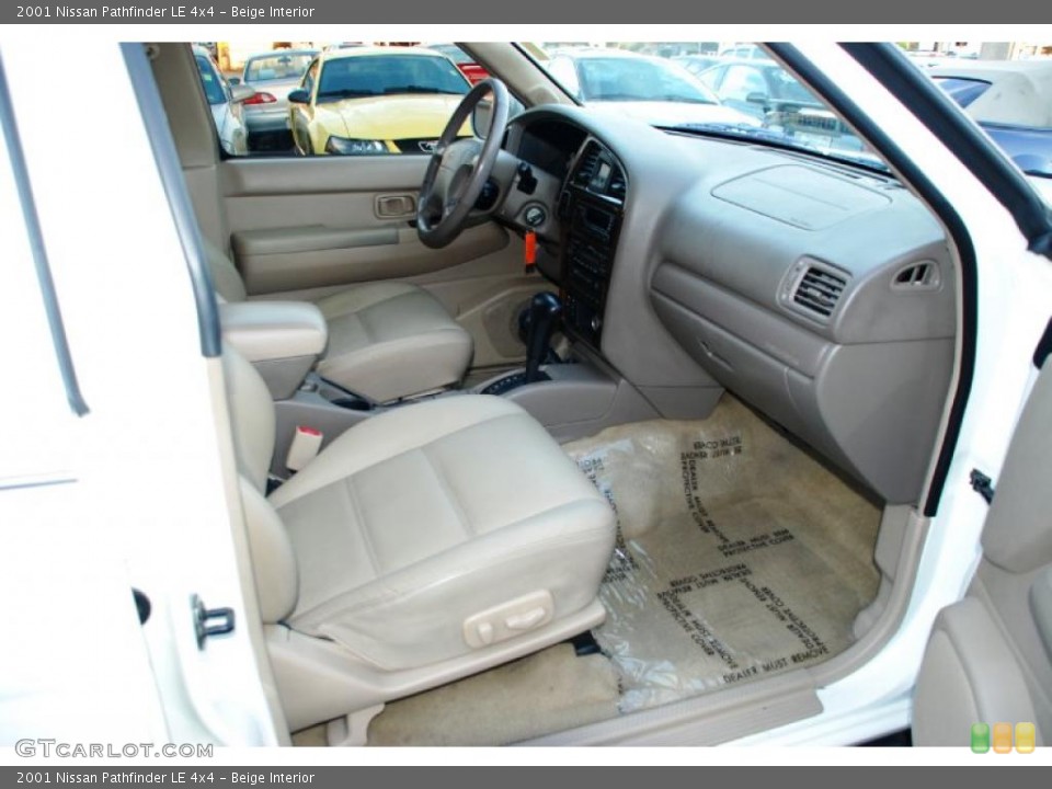 Beige Interior Photo for the 2001 Nissan Pathfinder LE 4x4 #46557300