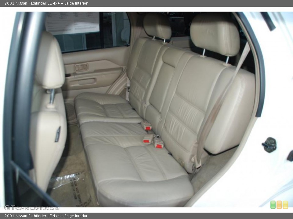 Beige 2001 Nissan Pathfinder Interiors