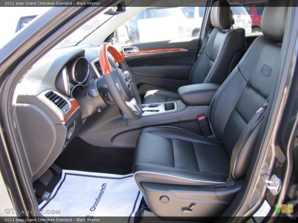 Black Interior Photo for the 2011 Jeep Grand Cherokee Overland #46557540