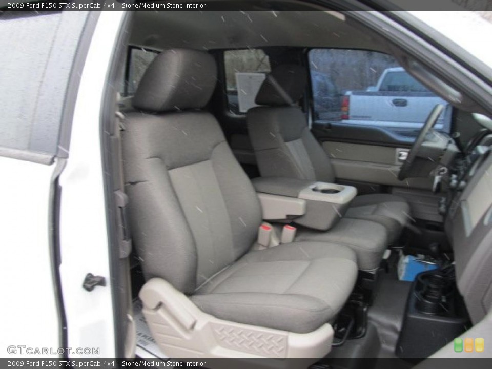 Stone/Medium Stone Interior Photo for the 2009 Ford F150 STX SuperCab 4x4 #46558272