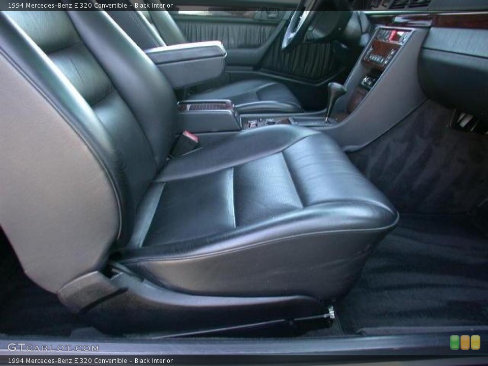 Black Interior Photo for the 1994 Mercedes-Benz E 320 Convertible #46560345