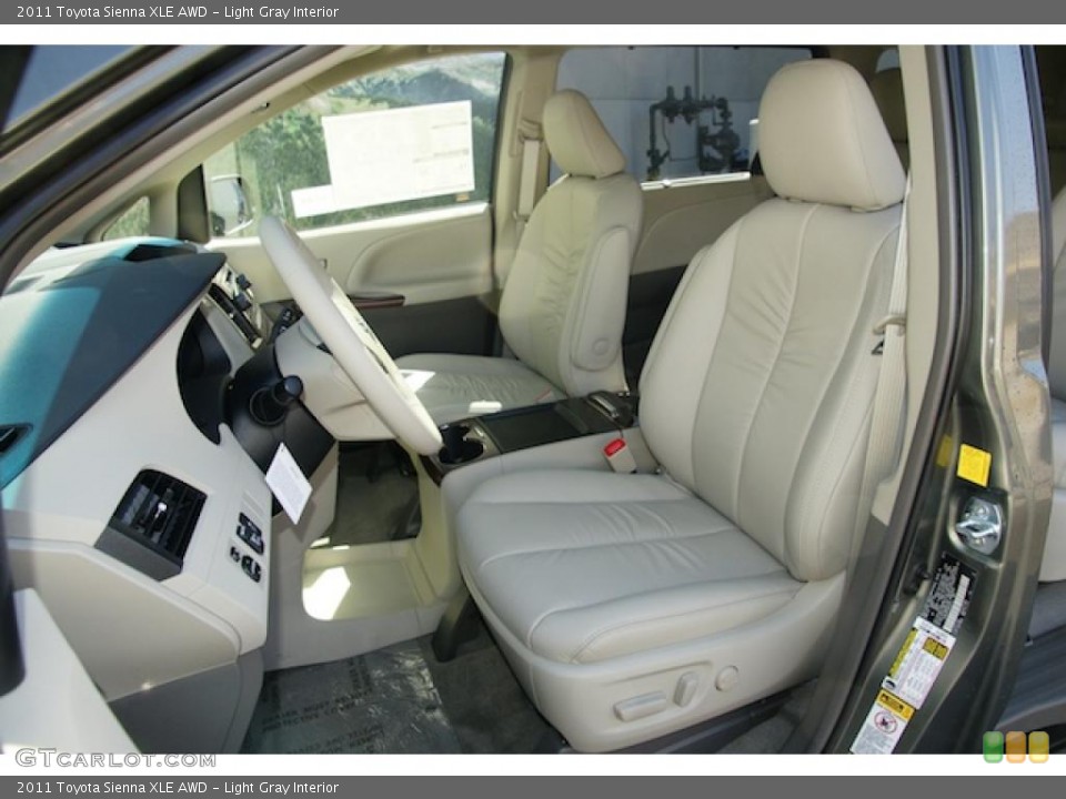 Light Gray Interior Photo for the 2011 Toyota Sienna XLE AWD #46569079