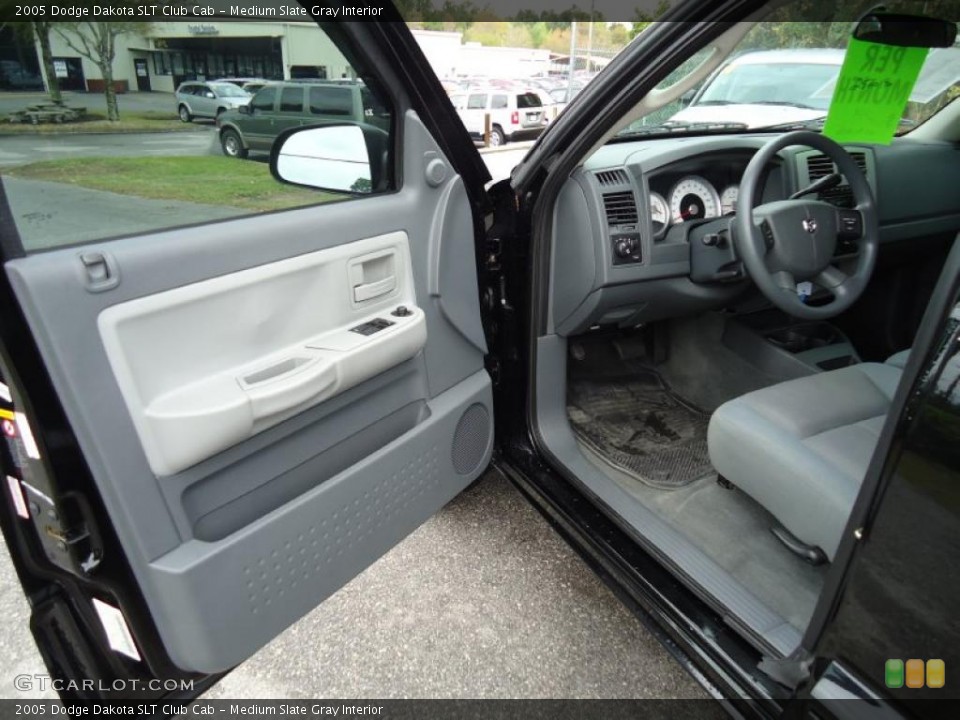 Medium Slate Gray Interior Photo for the 2005 Dodge Dakota SLT Club Cab #46569847