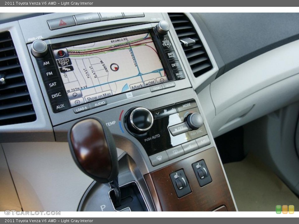 Light Gray Interior Navigation for the 2011 Toyota Venza V6 AWD #46569895