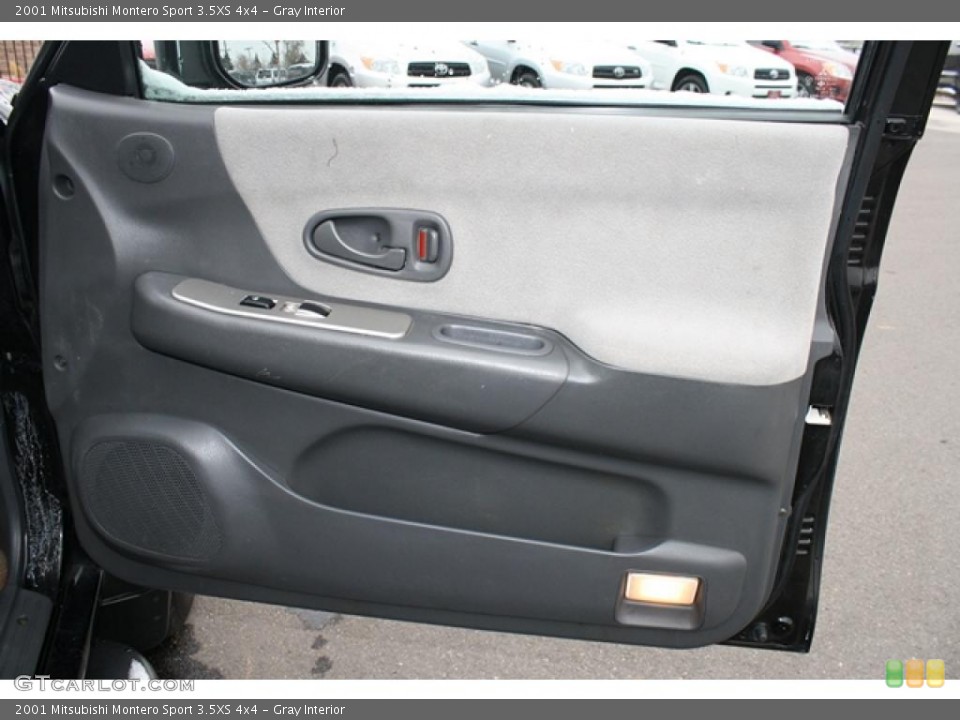 Gray Interior Door Panel for the 2001 Mitsubishi Montero Sport 3.5XS 4x4 #46574251
