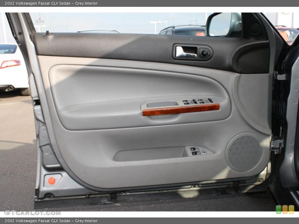 Grey Interior Door Panel for the 2002 Volkswagen Passat GLX Sedan #46574459