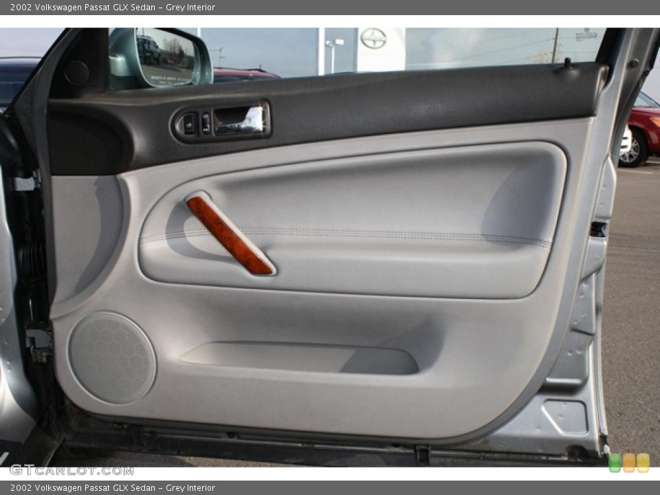 Grey Interior Door Panel for the 2002 Volkswagen Passat GLX Sedan #46574471