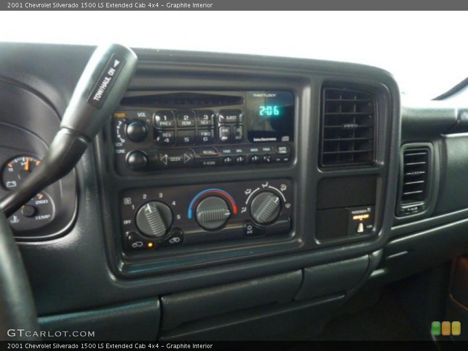 Graphite Interior Controls for the 2001 Chevrolet Silverado 1500 LS Extended Cab 4x4 #46579964