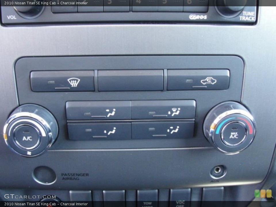 Charcoal Interior Controls for the 2010 Nissan Titan SE King Cab #46581488