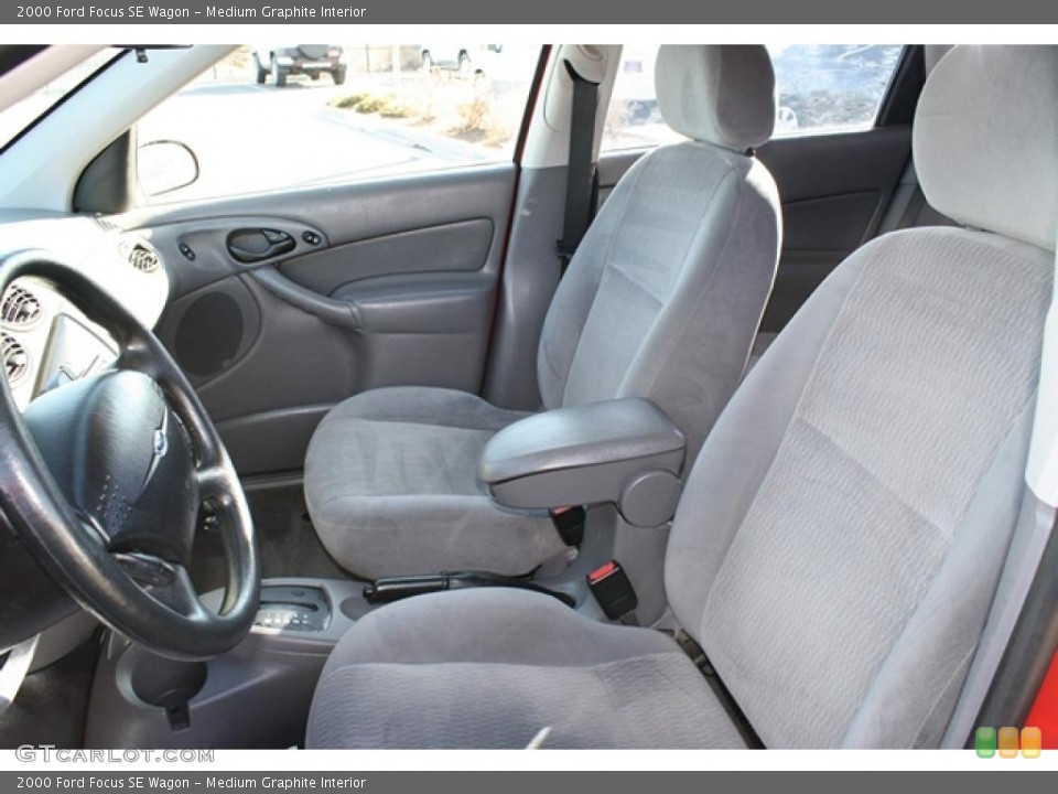 Medium Graphite Interior Photo for the 2000 Ford Focus SE Wagon #46585620
