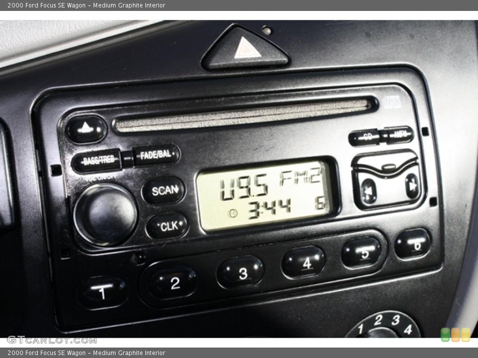 Medium Graphite Interior Controls for the 2000 Ford Focus SE Wagon #46585665