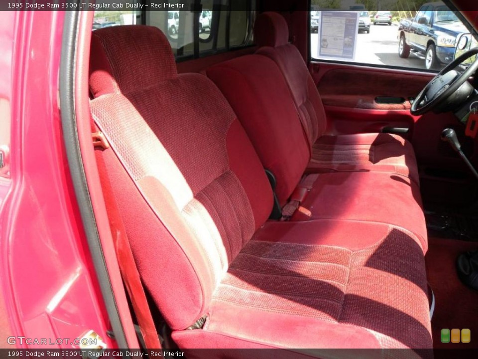 Red Interior Photo for the 1995 Dodge Ram 3500 LT Regular Cab Dually #46592576