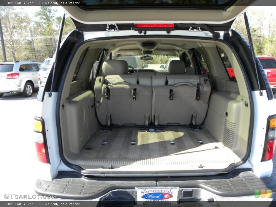 Neutral/Shale Interior Trunk for the 2005 GMC Yukon SLT #46593497