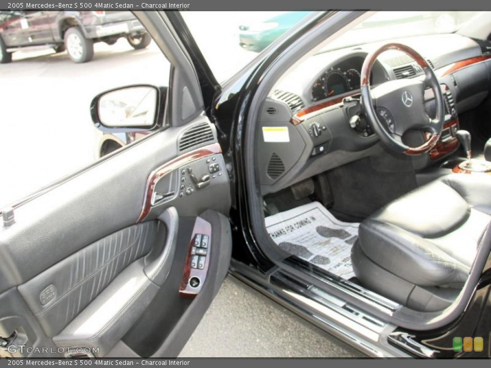 Charcoal Interior Photo for the 2005 Mercedes-Benz S 500 4Matic Sedan #46597319