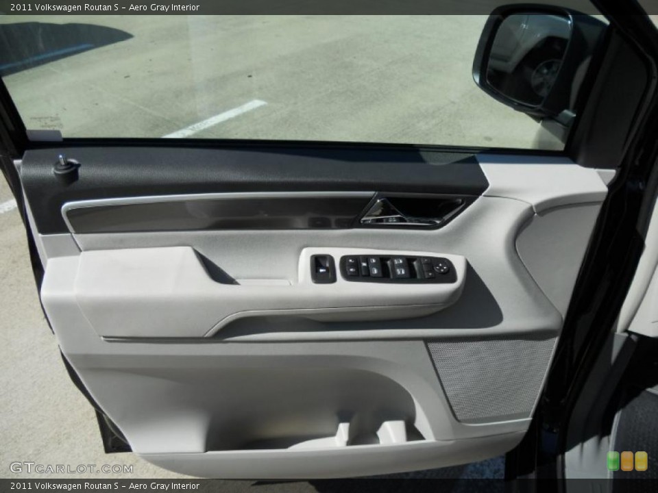 Aero Gray Interior Door Panel for the 2011 Volkswagen Routan S #46607205