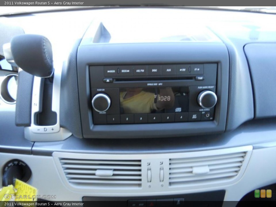 Aero Gray Interior Controls for the 2011 Volkswagen Routan S #46607232