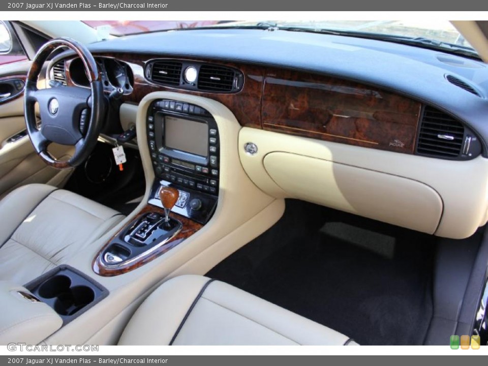 Barley/Charcoal Interior Photo for the 2007 Jaguar XJ Vanden Plas #46613845
