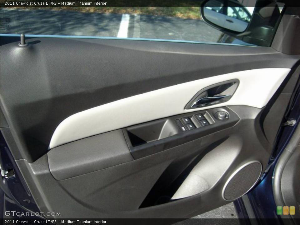 Medium Titanium Interior Door Panel for the 2011 Chevrolet Cruze LT/RS #46616230