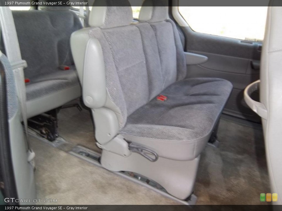 Gray Interior Photo for the 1997 Plymouth Grand Voyager SE #46617841